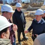 Строительство школы в Апраксино не останавливается даже в выходные