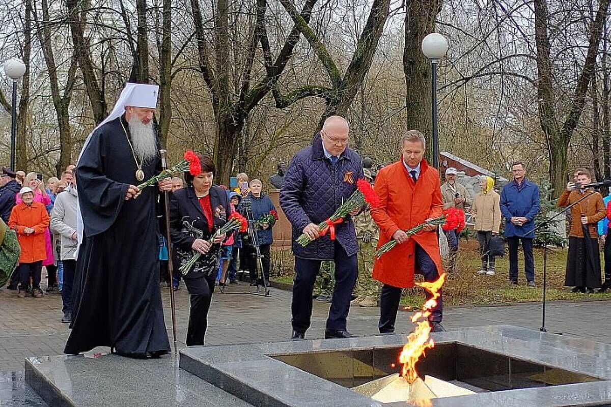 В Слободском зажгли Вечный огонь