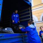 «Единая Россия» отправила из Санкт-Петербурга в Мариуполь 5 тонн гуманитарного груза