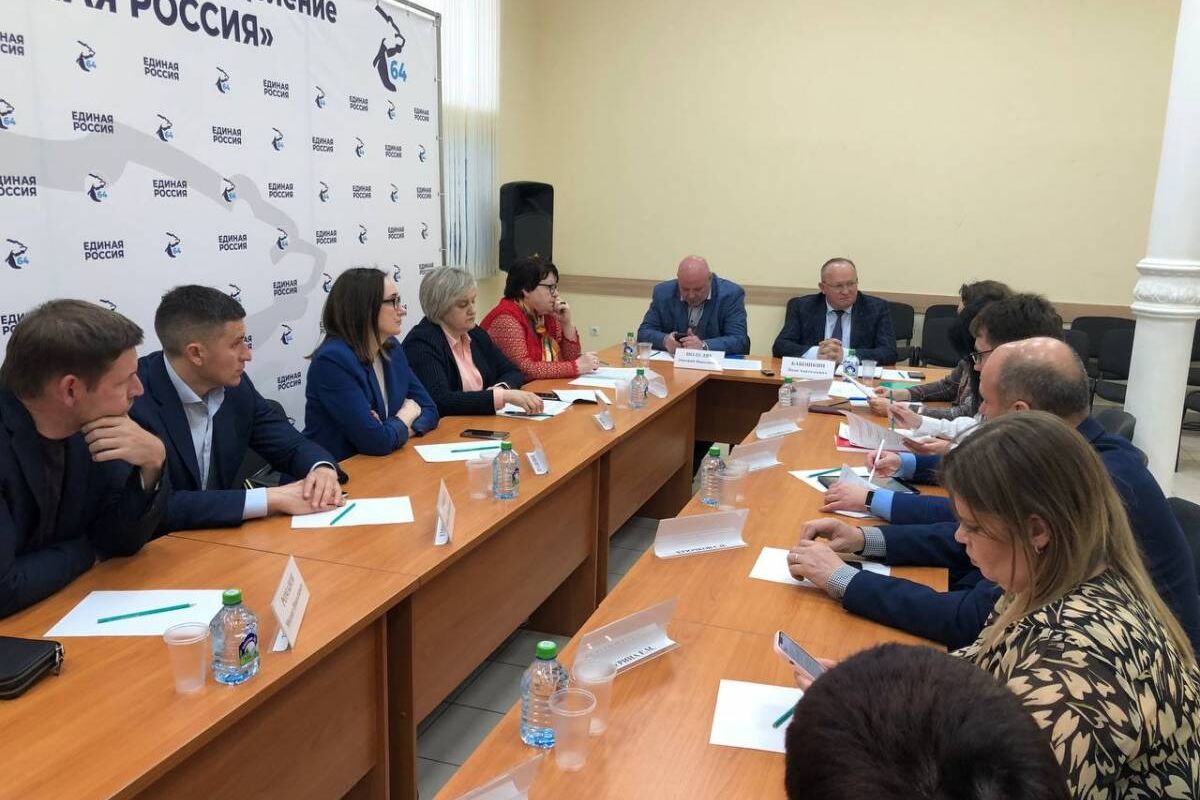 По инициативе Ивана Бабошкина в Саратове обсудили снижение закупочных цен на молоко и подсолнечник