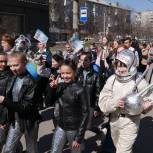 В Ленинском районе прошло традиционное шествие «Мы первые!»