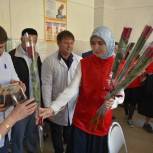 Единороссы Дагестана поздравили работников скорой медицинской помощи