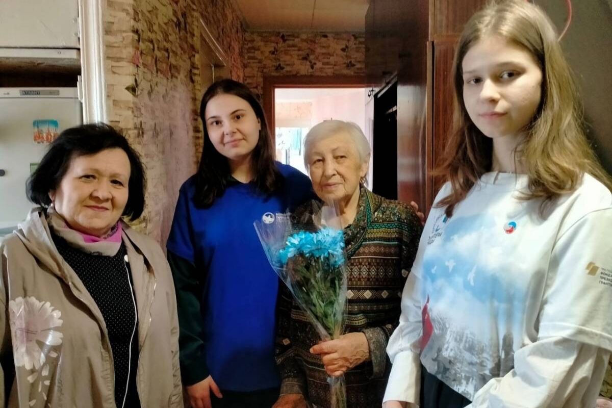 «Единая Россия» и «Волонтёры Победы» навестили бывших несовершеннолетних узников концлагерей