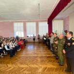 В казанской школе заработал клуб «Юный защитник»