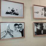 Александр Мажуга помог организовать фотовыставку «Аутизм. Лицом к лицу» в выставочном зале «Тушино»