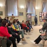 Депутаты Андрей Еремин и Наталия Бакал провели профоритационную встречу с школьниками