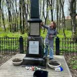 Обелиски, мемориалы, кладбища: «Единая Россия» провела субботники в памятных местах в преддверии Дня Победы