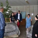 Активисты «Единой России» поздравили военнослужащих, временных переселенцев и почётных граждан с праздником Пасхи