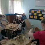 В школе Каслинского района состоялся мастер-класс по изготовлению окопных свечей