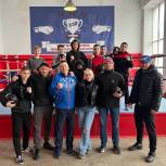 Петербургские сторонники «Единой России» передали спортсменам из Мариуполя инвентарь для тренировок и выступлений на соревнованиях