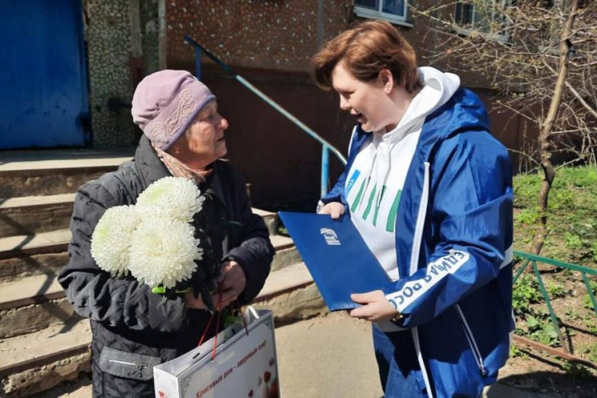 В Туле чествовали одну из старейших членов партии «Единая Россия»