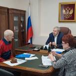 Виталий Бахметьев провел приемы граждан по вопросам ЖКХ в Магнитогорске и Чесме