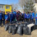 Калининский партактив провел субботник в социальном приюте «Возрождение»