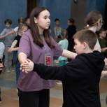 В Советском районе партийцы организую танцевальный флешмоб «Вальс Победы»