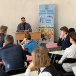 Роман Мусихин провел встречу с учащимися школы № 22 города Владимира