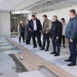 Депутат Госдумы проверил ремонт кузбасской школы