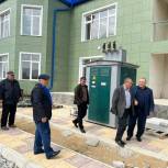 В Кумторкалинском районе партийный десант «Единой России» осмотрел ход строительства детского сада