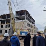 «Партийный десант» проинспектировал ход строительства школы в Новохопёрске