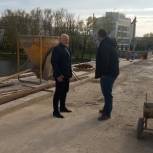 Алексеевские партийцы проверили, как идет ремонт центрального моста