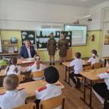 Единороссы провели серию уроков мужества в общеобразовательных школах