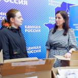 Аптечки и вещи для военных: «Женское движение Единой России» продолжает поддержку фронта