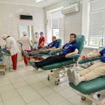 В Волгограде молодогвардейцы присоединились к акции по сдаче крови
