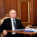 Владимир Путин поддержал предложения Андрея Турчака выравнять денежное довольствие и меры поддержки участников СВО