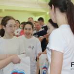 Единороссы поддержали турнир по волейболу
