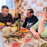 Роман Грибов встретился с семьёй участника СВО из Татищево и выразил готовность оказать необходимую помощь
