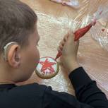В Ставрополе «Единая Россия» организовала мастер-класс по росписи пряников для детей с ОВЗ