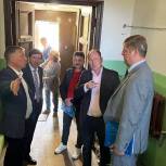 Депутат Мособлдумы Игорь Коханый проверил ход работ по ремонту многоквартирных домов в Жуковском