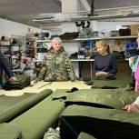 «Единая Россия» в Смоленске подарила швейные машинки волонтёрам