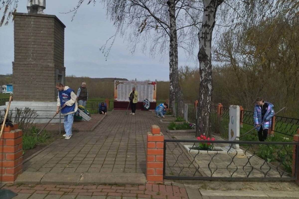 Белгородские партийцы продолжают проводить субботники