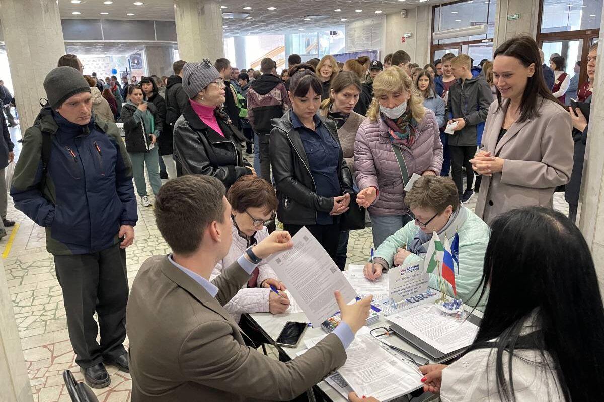 В Кургане состоялась «Всероссийская ярмарка трудоустройства» | 13.04.2023 |  Курган - БезФормата