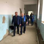 «Единая Россия» оценила качество ремонтных работ в школе посёлка Коммунар