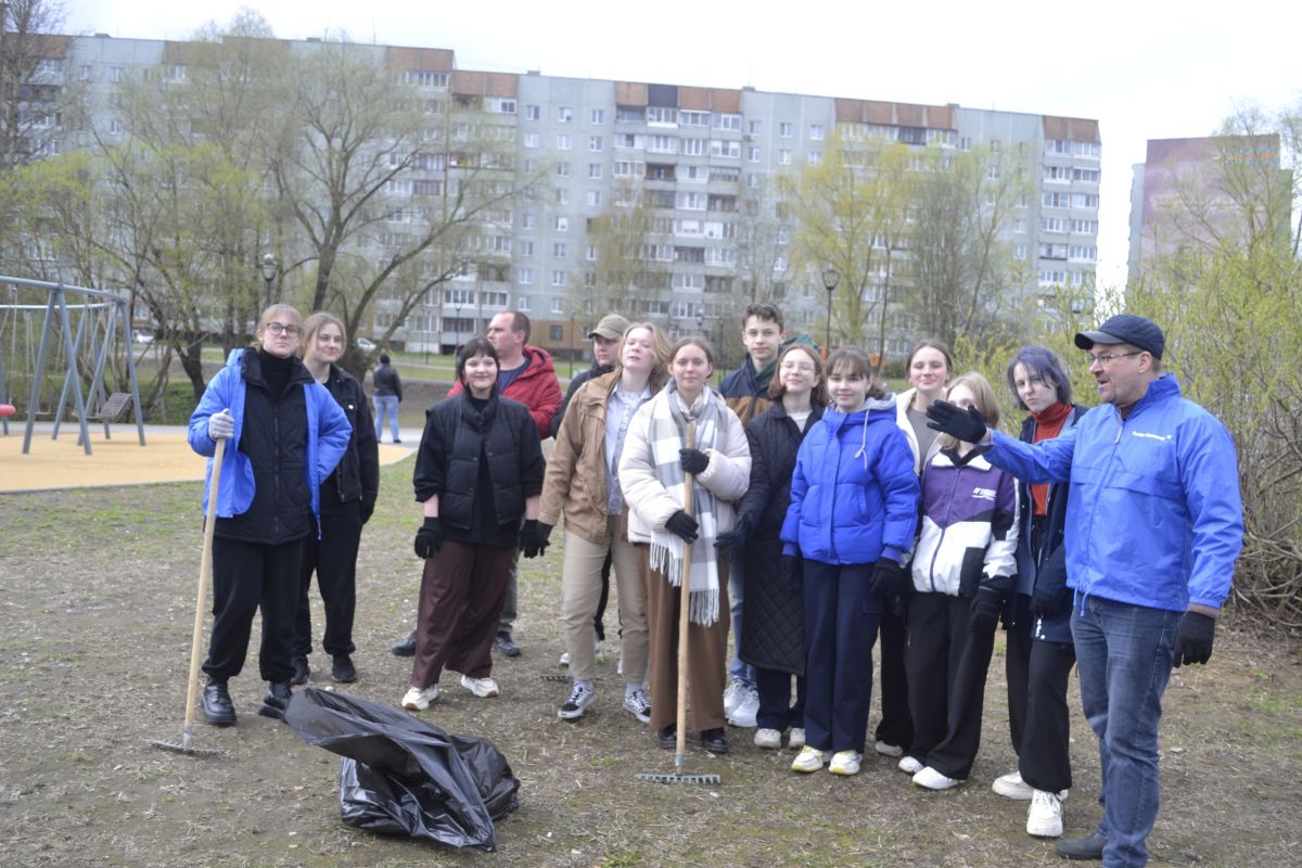 Парк реки Милевки очистили от зимнего мусора общественники