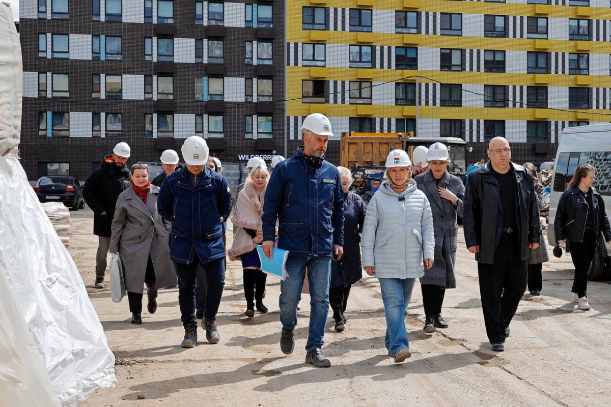 «Единая Россия» проверила ход строительства новой школы в ЖК «Ярославский»