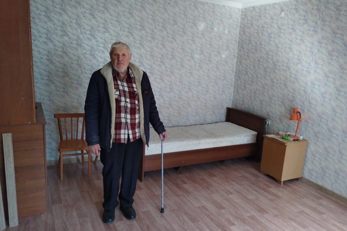 Депутат «Единой России» Магомед Дарсигов помог с ремонтом дома одинокому пенсионеру