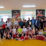 Тульские активисты «Единой России» передали инвентарь районной детско-юношеской спортшколе
