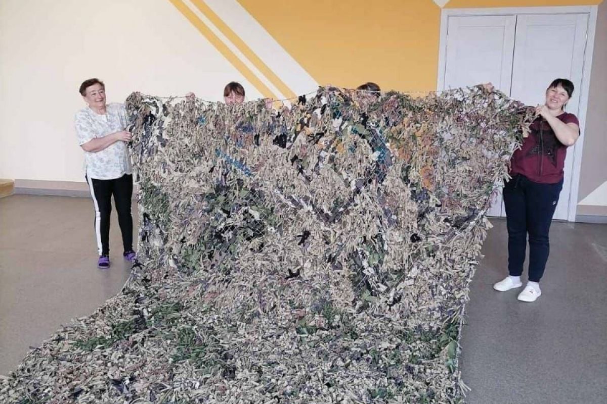 Волонтеры Рузаевского района  изготовили более 140 маскировочных сетей для бойцов