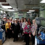 Во Владивостоке «Единая Россия» организовала для серебряных волонтёров экскурсию на швейное производство