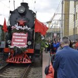 Сегодня в Уфу прибыл «Поезд Победы». Он сделал остановку в столице республики на несколько часов.