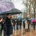 Городские партийцы провели стихотворный марафон «Журавли» в память о жертвах теракта в подмосковном Красногорске