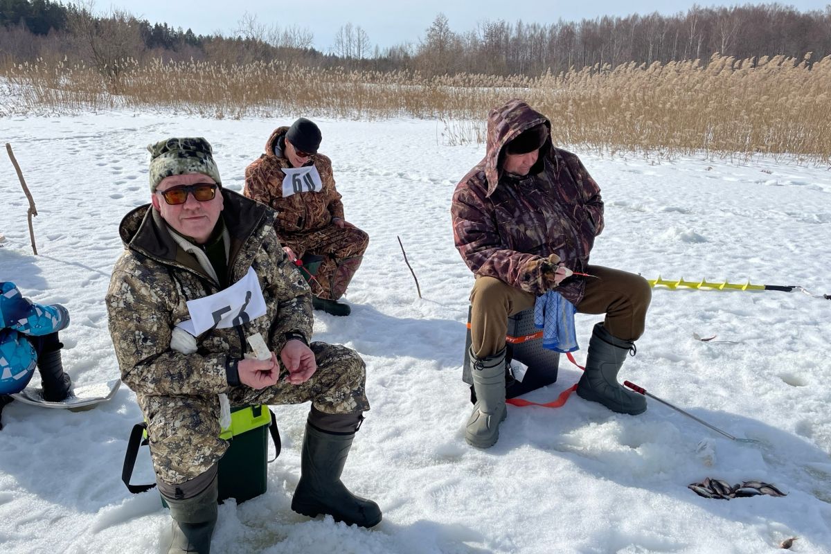 В Туже состоялись ежегодные соревнования по подлёдному лову на мормышку