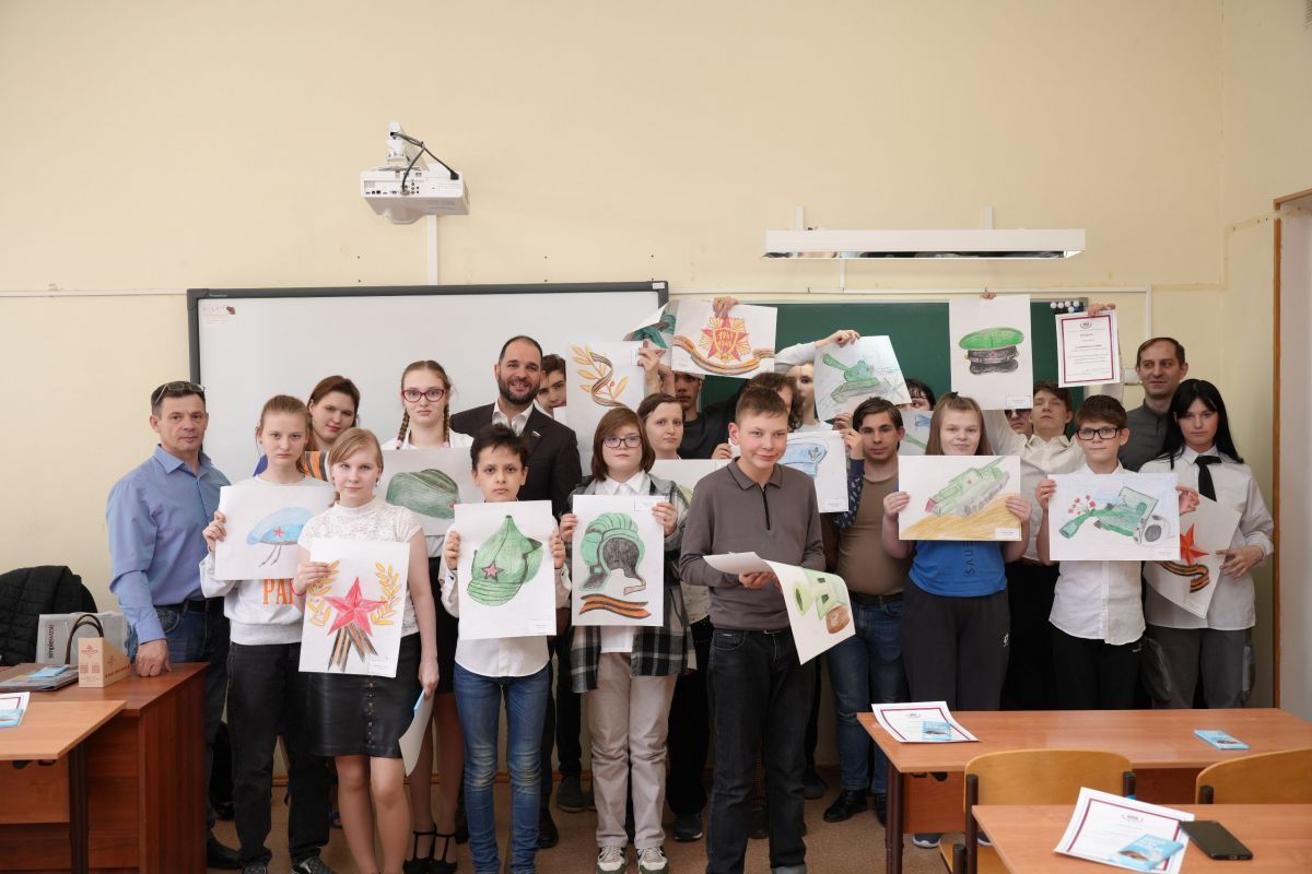 «Единая Россия» подготовит ко Дню Победы открытки для ветеранов на основе детских рисунков