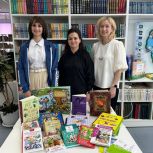 Единороссы Югорска провели акцию по сбору книг для библиотек города