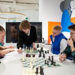 В Екатеринбурге при поддержке «Единой России» состоялись профориентационные занятия и уроки по шахматам