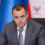 Сергей Прокопенко: «Единая Россия» открыла три гумцентра в Авдеевке и доставила жителям более 20 тонн гуманитарной помощи