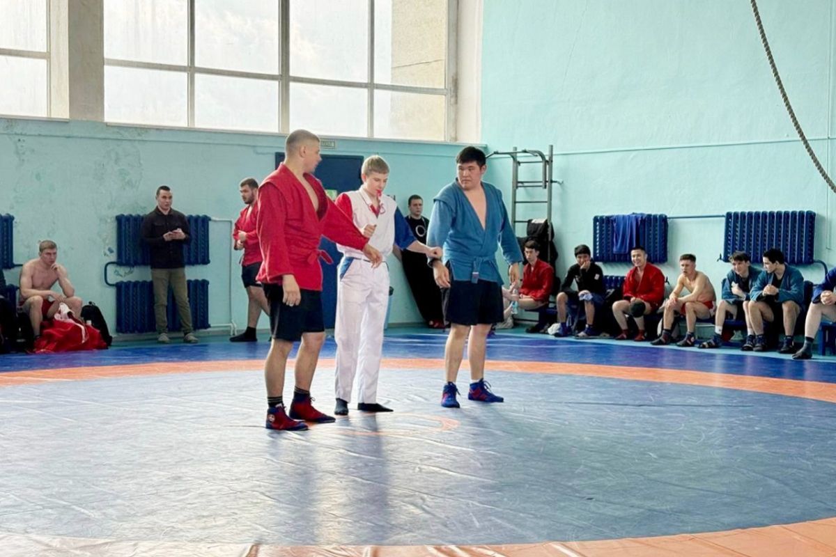 «Единая Россия» поддержала соревнования по самбо среди студентов омских вузов
