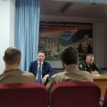 Сенатор РФ Виталий Назаренко навестил раненых солдат во Владикавказском военном госпитале